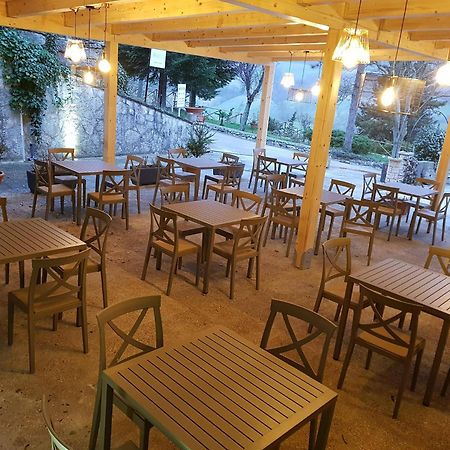 Hotel Pineta Ristorante Country House In Fabriano Campodonico  Exterior photo