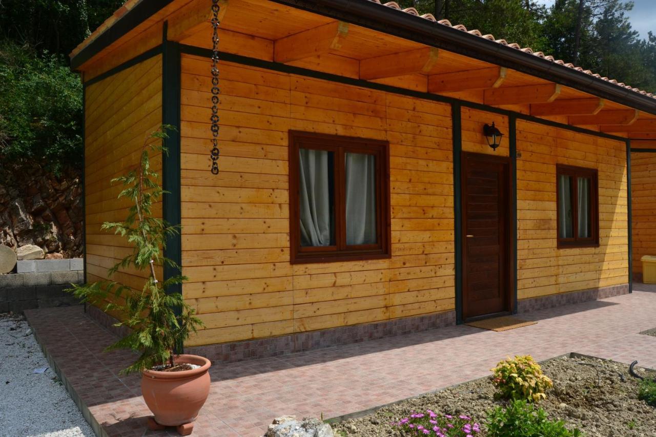 Hotel Pineta Ristorante Country House In Fabriano Campodonico  Room photo