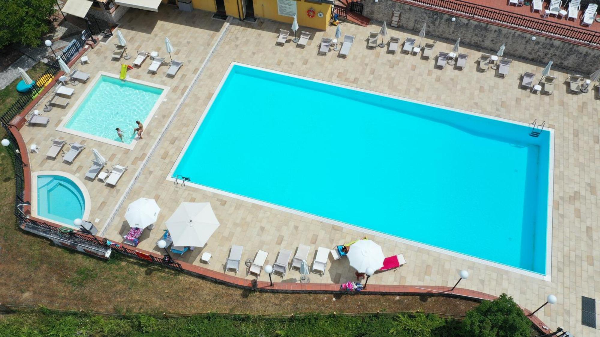 Hotel Pineta Ristorante Country House In Fabriano Campodonico  Exterior photo