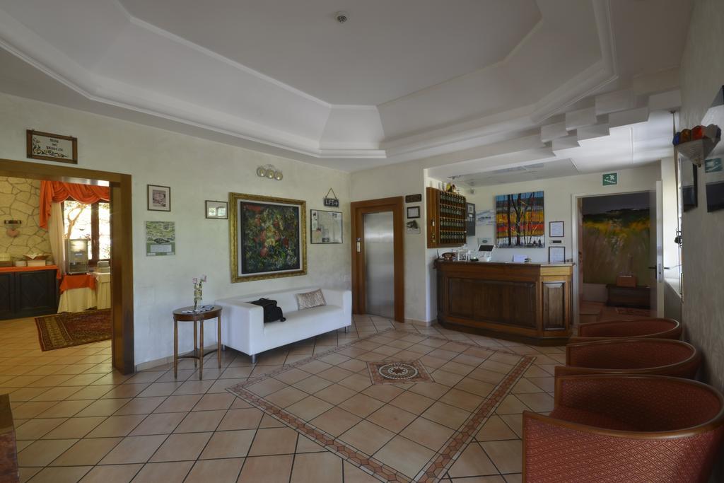 Hotel Pineta Ristorante Country House In Fabriano Campodonico  Exterior photo