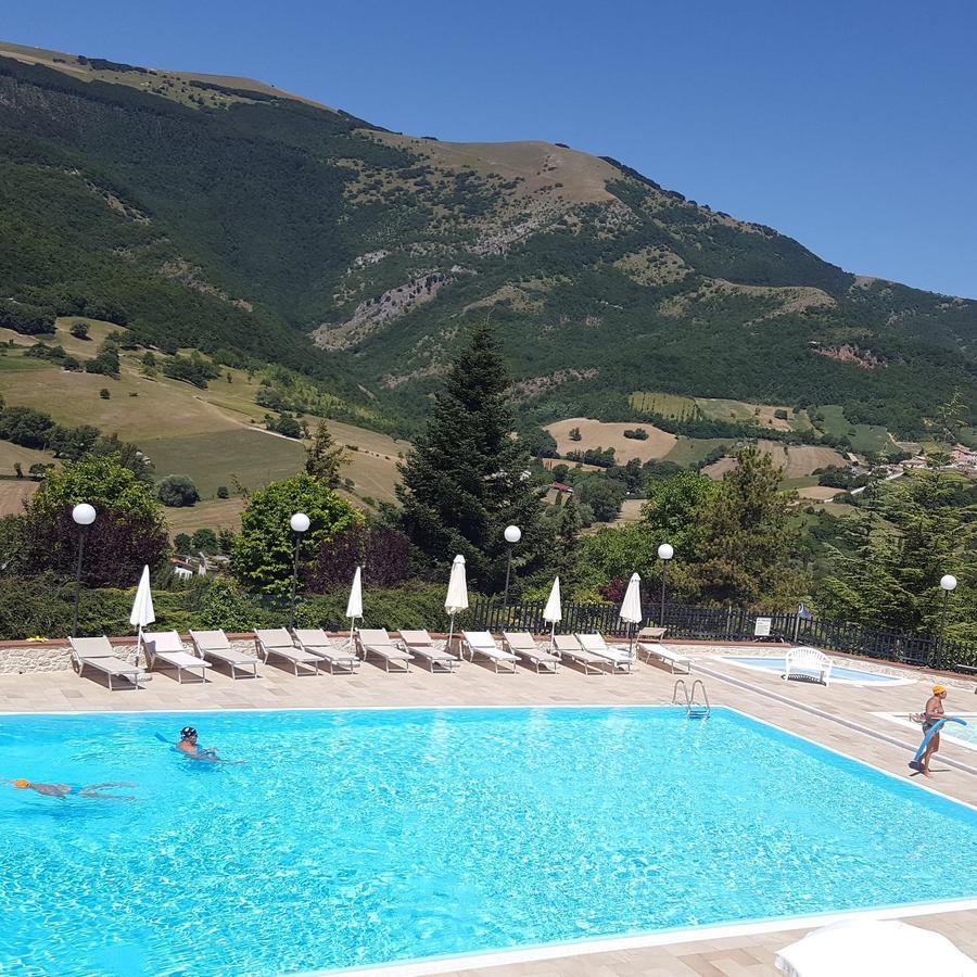 Hotel Pineta Ristorante Country House In Fabriano Campodonico  Exterior photo