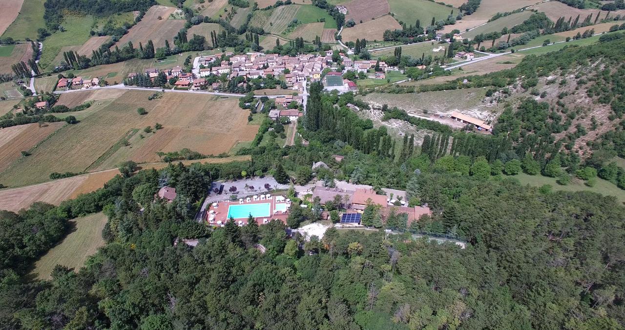 Hotel Pineta Ristorante Country House In Fabriano Campodonico  Exterior photo